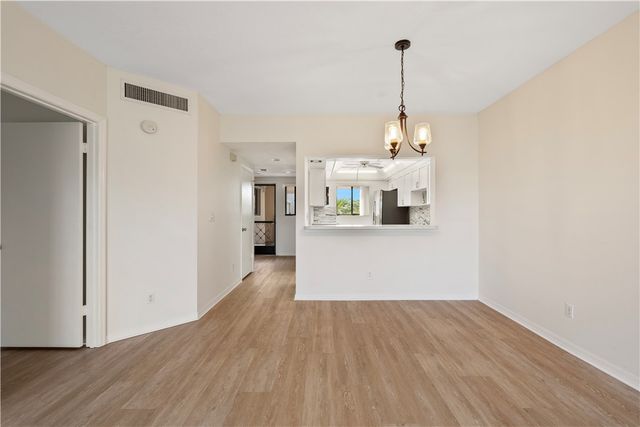 6165 S Mirror Lake Drive 307, Sebastian, FL 32958