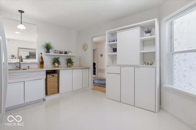 319 Brookstone Drive, Greenfield, IN 46140