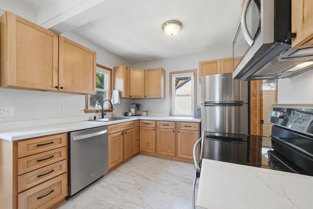 1953 Nebraska Avenue E, Saint Paul, MN 55119