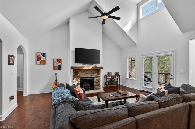 4670 Fairway Run Drive, Pfafftown, NC 27040