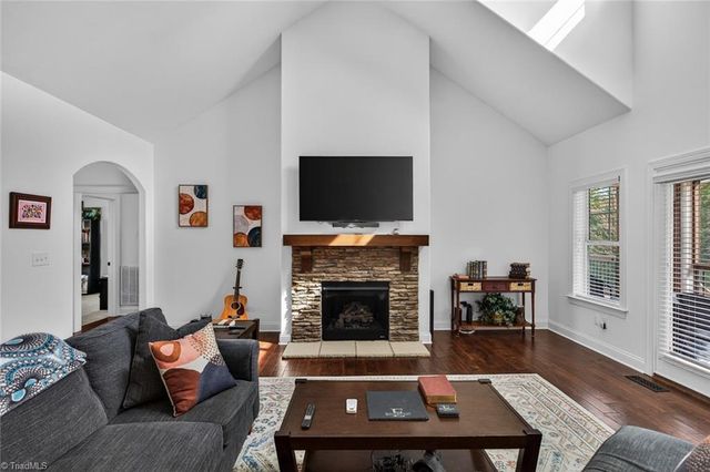 4670 Fairway Run Drive, Pfafftown, NC 27040