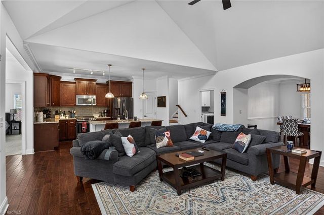 4670 Fairway Run Drive, Pfafftown, NC 27040