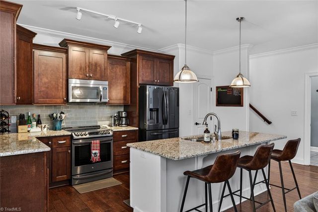 4670 Fairway Run Drive, Pfafftown, NC 27040