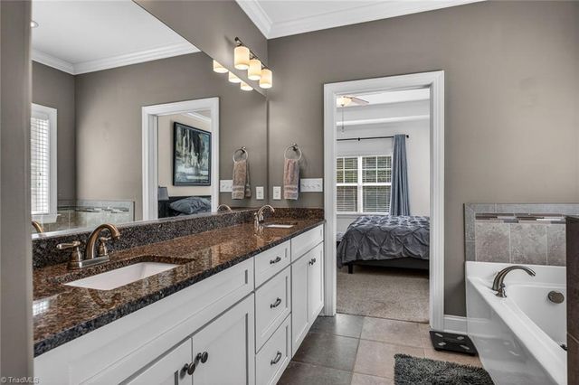 4670 Fairway Run Drive, Pfafftown, NC 27040