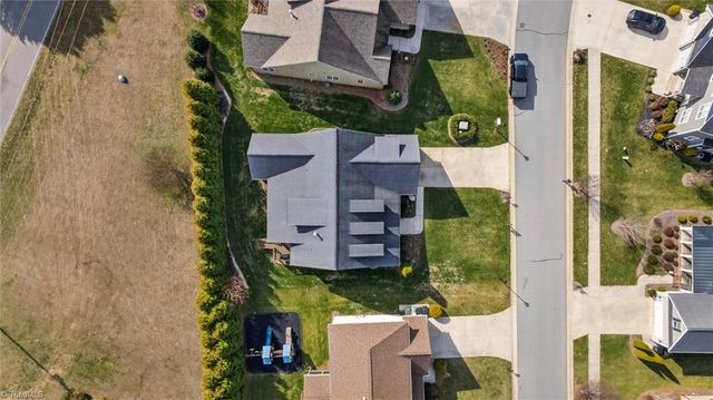 4670 Fairway Run Drive, Pfafftown, NC 27040