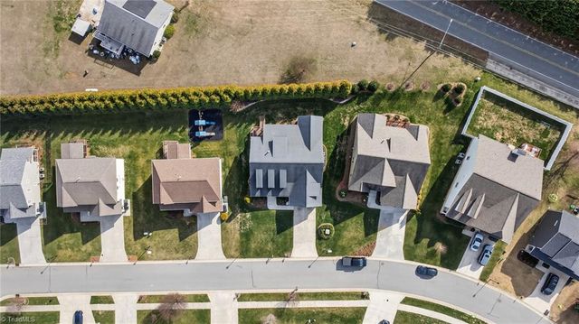 4670 Fairway Run Drive, Pfafftown, NC 27040