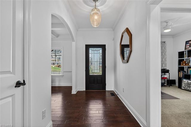 4670 Fairway Run Drive, Pfafftown, NC 27040