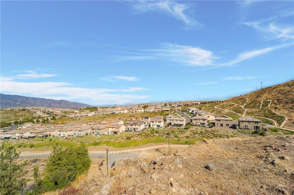 Image 11 of property listing at 11085 Canyon Circle, Corona, CA 92883