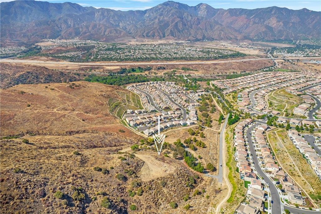 Image 15 of property listing at 11085 Canyon Circle, Corona, CA 92883