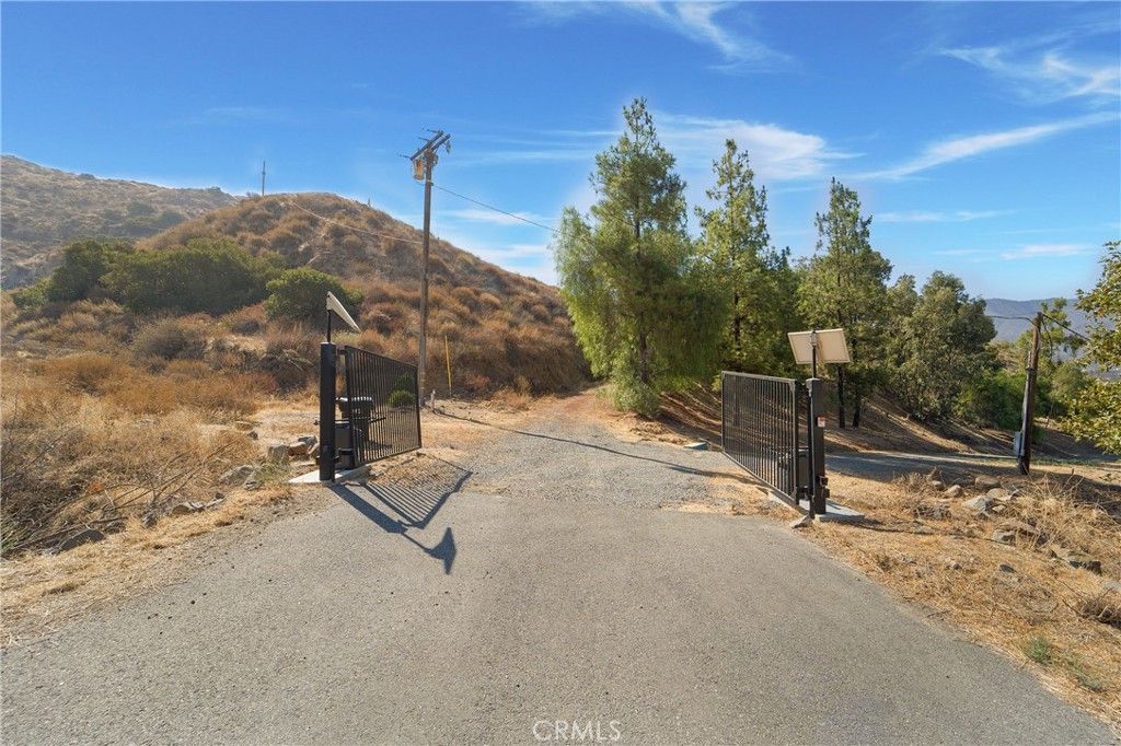 Image 30 of property listing at 11085 Canyon Circle, Corona, CA 92883