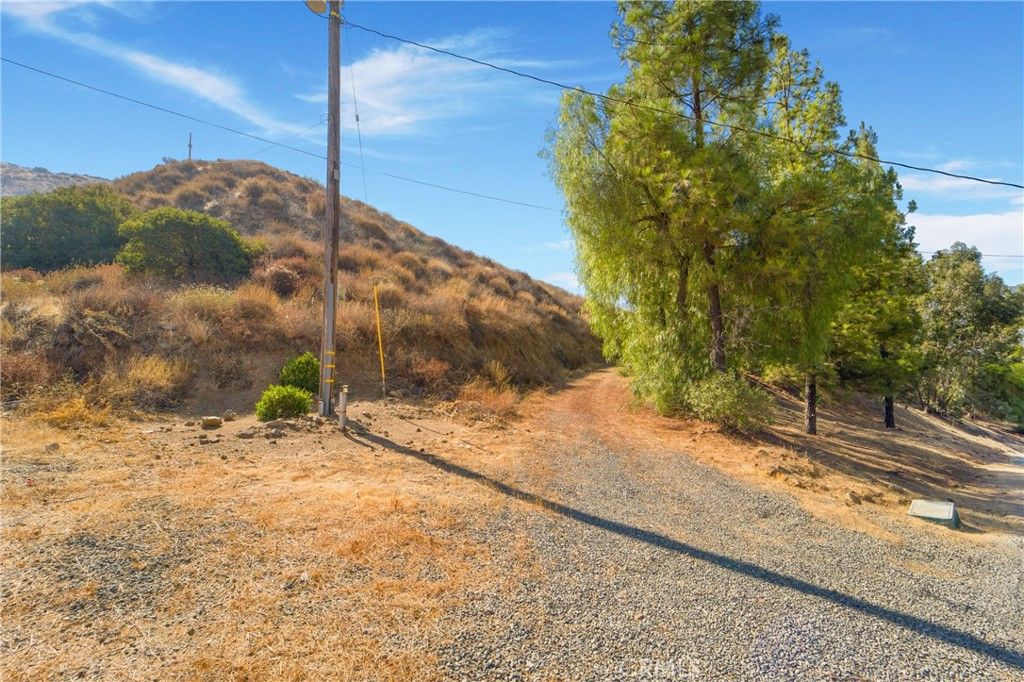 Image 35 of property listing at 11085 Canyon Circle, Corona, CA 92883