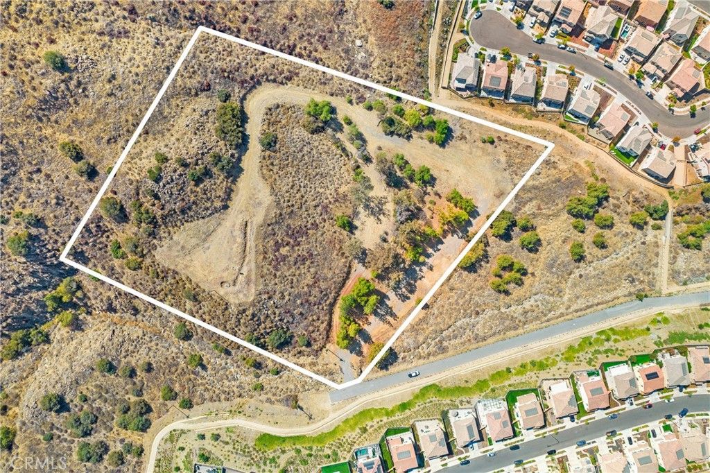 Image 4 of property listing at 11085 Canyon Circle, Corona, CA 92883