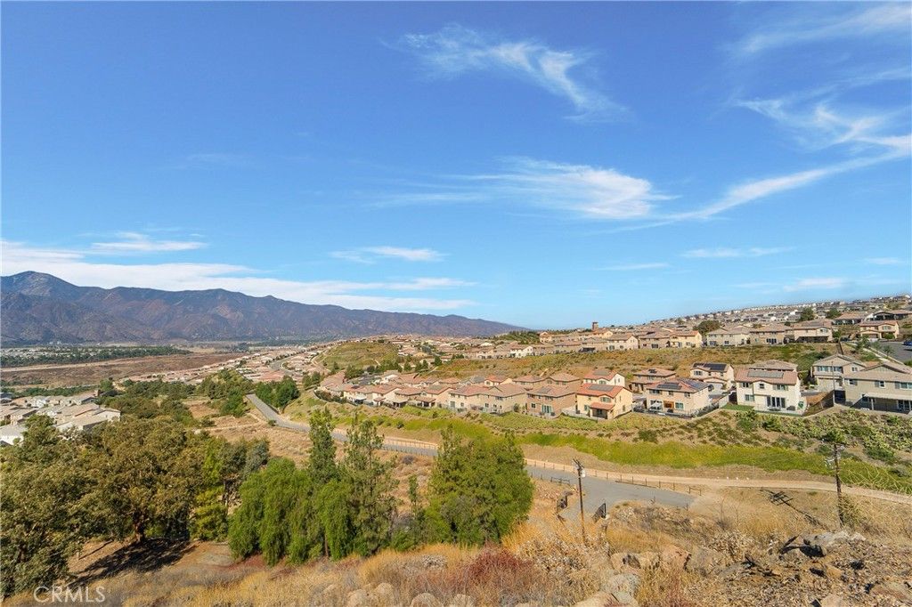 Image 40 of property listing at 11085 Canyon Circle, Corona, CA 92883