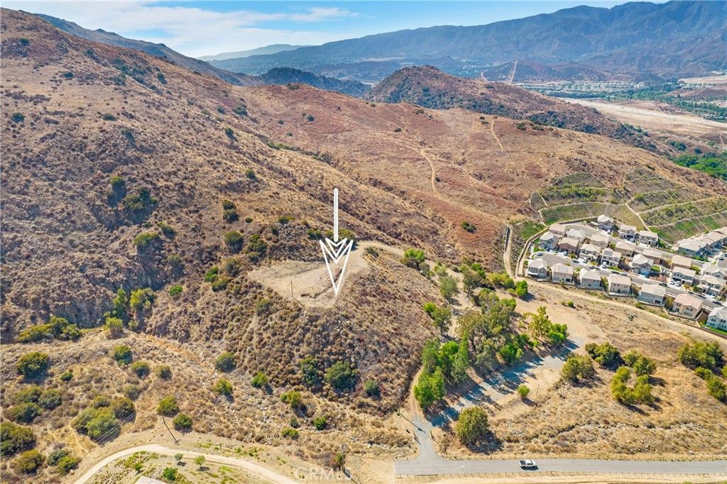 Image 5 of property listing at 11085 Canyon Circle, Corona, CA 92883