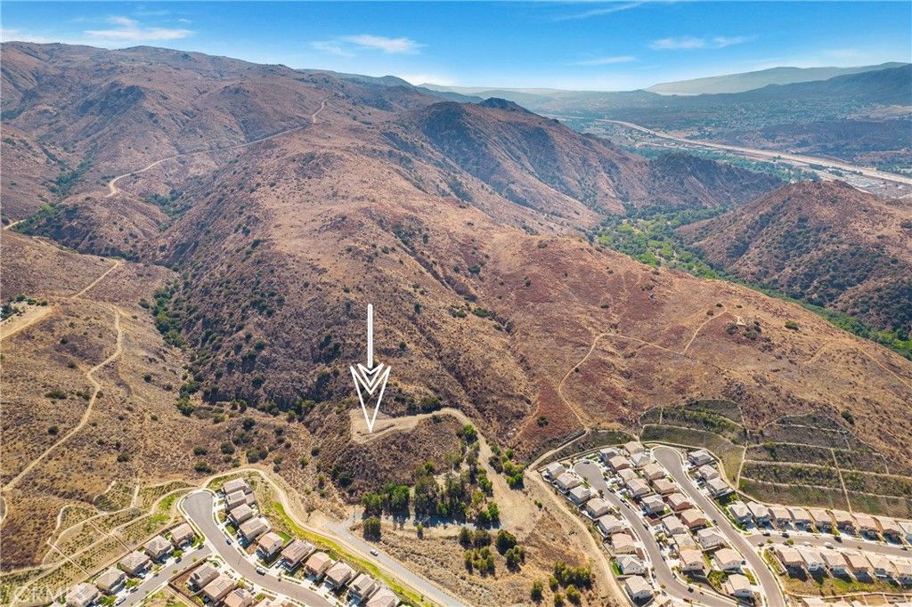 Image 6 of property listing at 11085 Canyon Circle, Corona, CA 92883