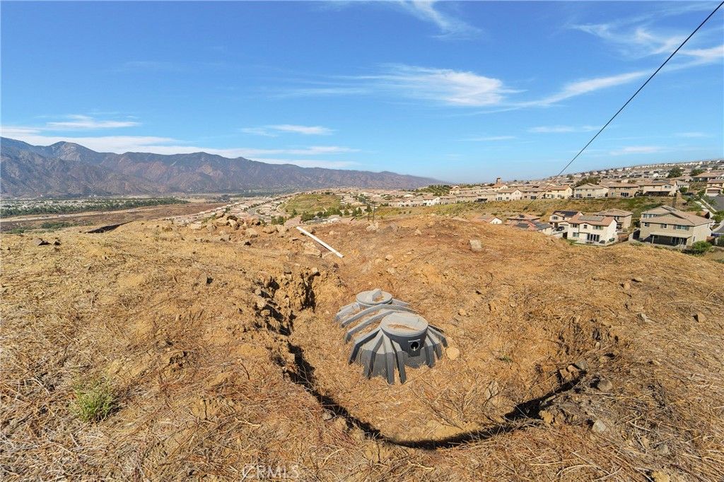 Image 8 of property listing at 11085 Canyon Circle, Corona, CA 92883