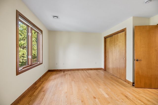 14 Hillside Ave, Southborough, MA 01772