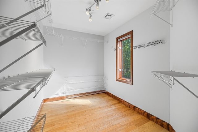 14 Hillside Ave, Southborough, MA 01772