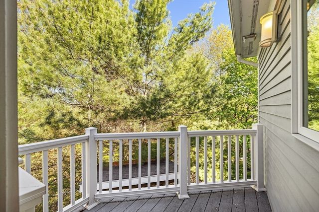 14 Hillside Ave, Southborough, MA 01772