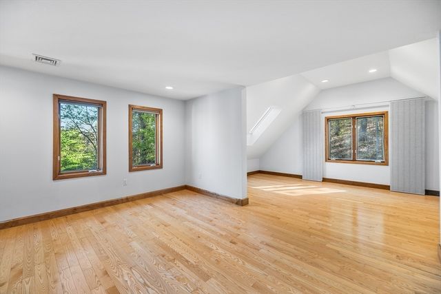 14 Hillside Ave, Southborough, MA 01772