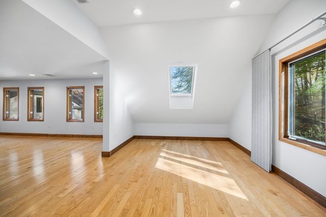 14 Hillside Ave, Southborough, MA 01772