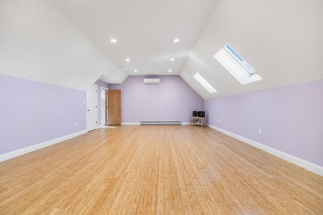 14 Hillside Ave, Southborough, MA 01772