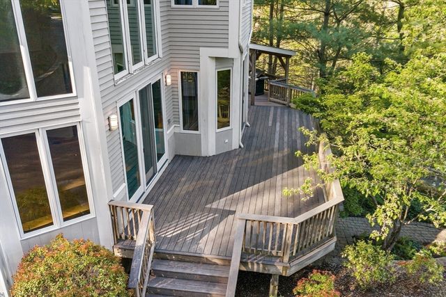 14 Hillside Ave, Southborough, MA 01772