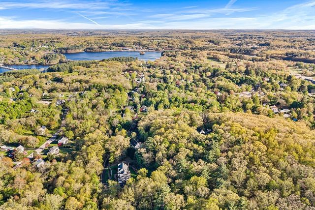 14 Hillside Ave, Southborough, MA 01772
