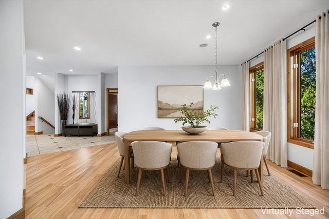 14 Hillside Ave, Southborough, MA 01772