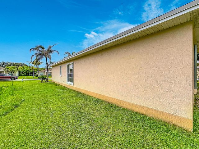 6416 Las Palmas Way, Port St. Lucie, FL 34952