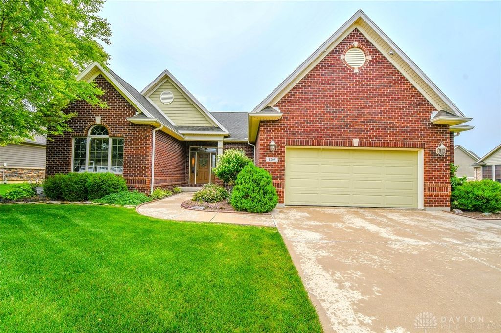 1205 Daylily Way, Troy, OH 45373