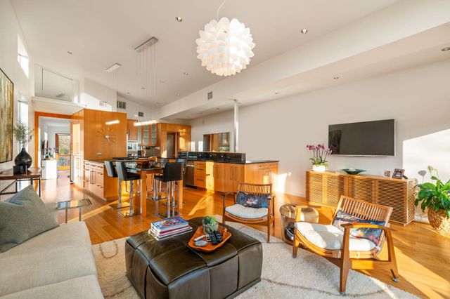 1700 Ravey ST A, Austin, TX 78704