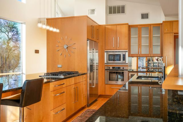 1700 Ravey ST A, Austin, TX 78704