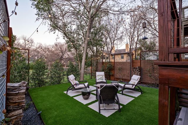 1700 Ravey ST A, Austin, TX 78704