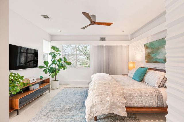 1700 Ravey ST A, Austin, TX 78704