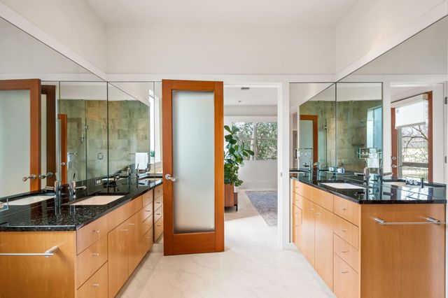 1700 Ravey ST A, Austin, TX 78704