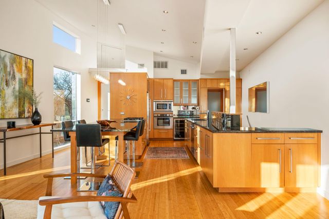 1700 Ravey ST A, Austin, TX 78704