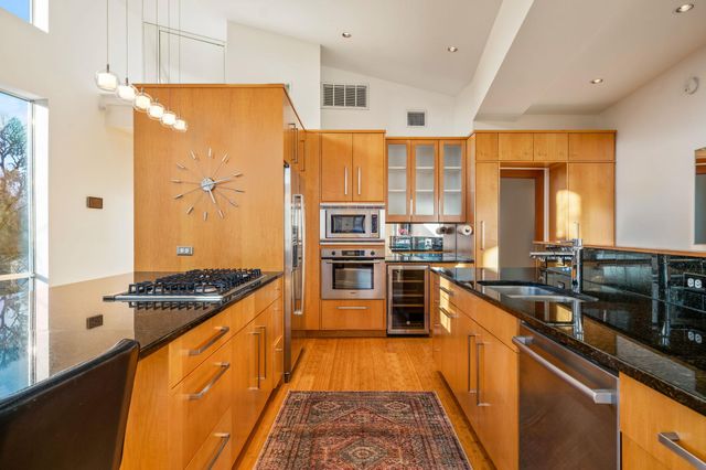 1700 Ravey ST A, Austin, TX 78704