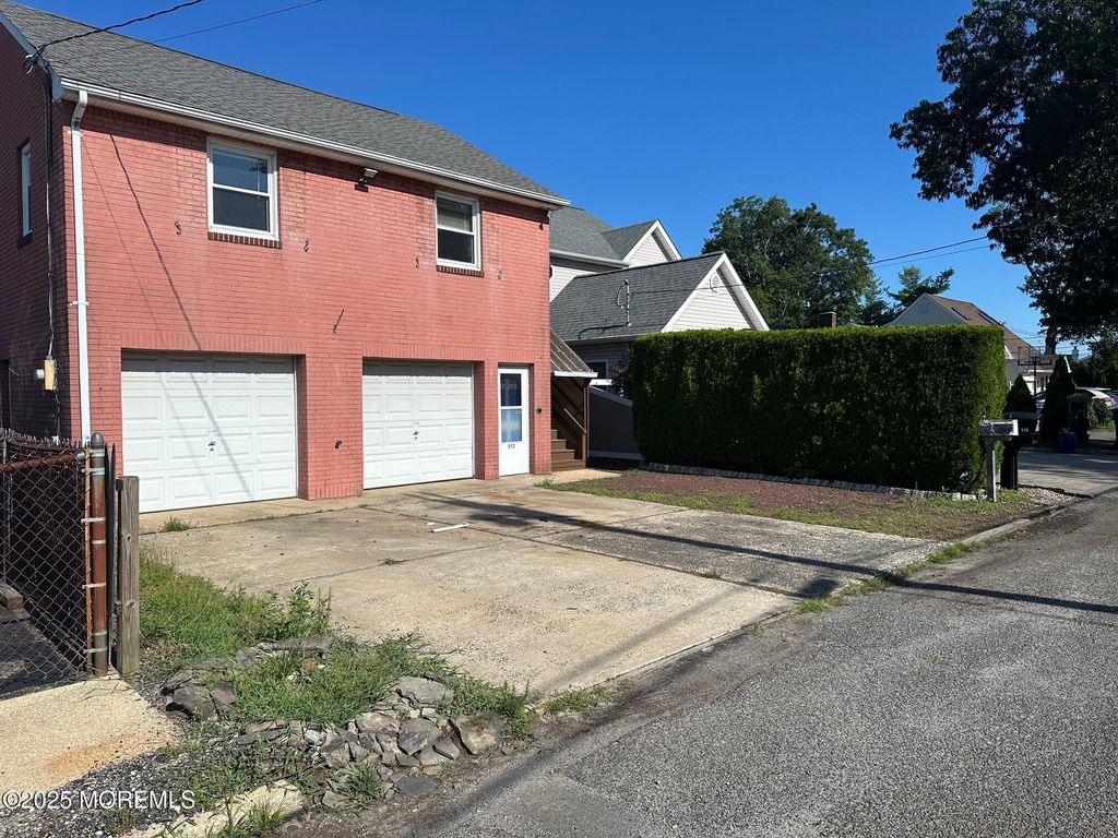 512 Harvey Avenue, Brick, NJ 08723