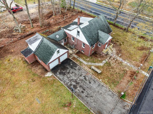 25 Revilo Avenue, Shirley, NY 11967