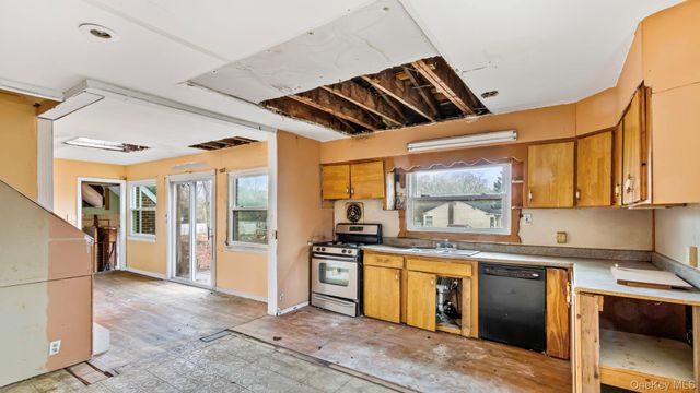 25 Revilo Avenue, Shirley, NY 11967