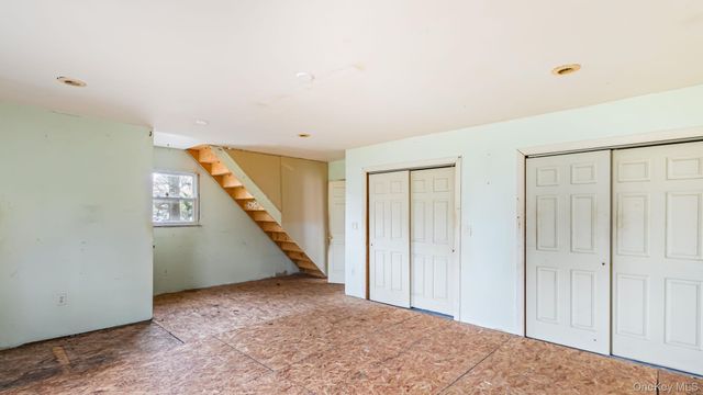25 Revilo Avenue, Shirley, NY 11967