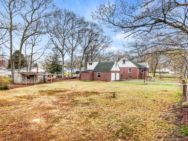 25 Revilo Avenue, Shirley, NY 11967