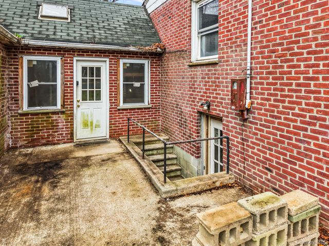 25 Revilo Avenue, Shirley, NY 11967