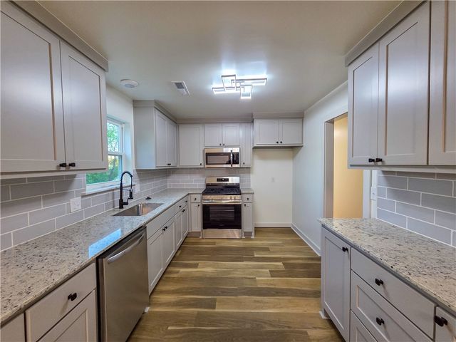1703 Arapaho Avenue, Springdale, AR 72764