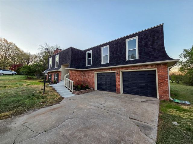 1703 Arapaho Avenue, Springdale, AR 72764