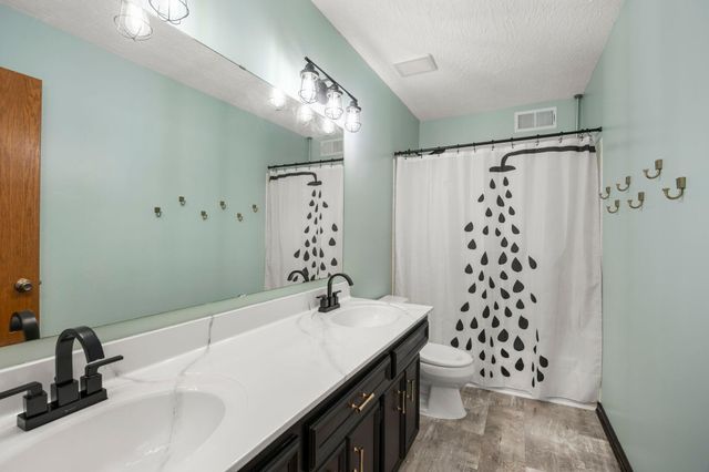 13635 Gardenia Path, Apple Valley, MN 55124