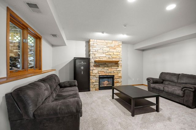13635 Gardenia Path, Apple Valley, MN 55124