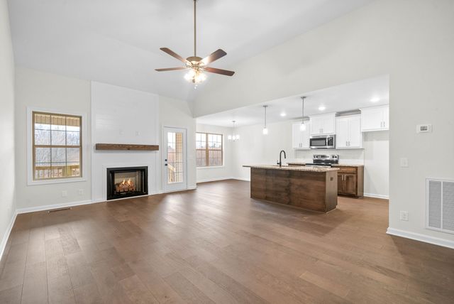 1589 Frederick Dr, Clarksville, TN 37042