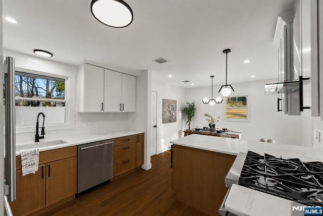 177 Rockwood Place, Englewood, NJ 07631